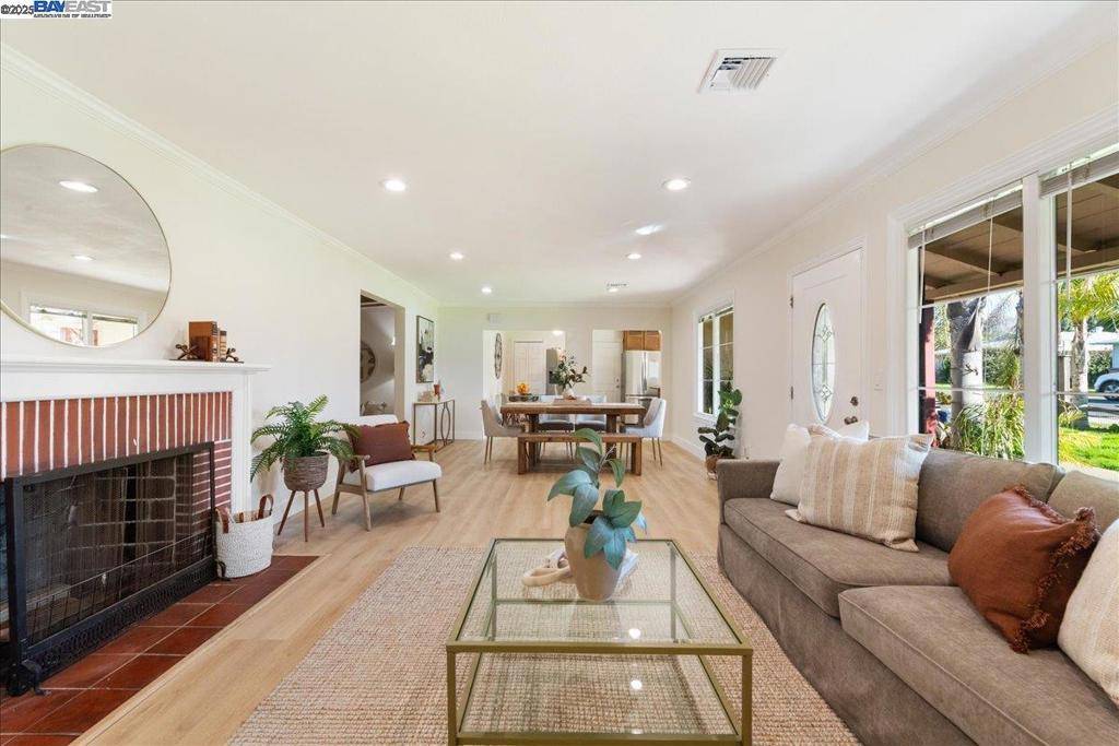 1455 Grove Way, Concord, CA 94518