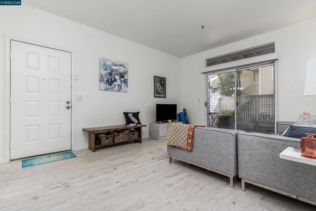 Pinole, CA 94564,611 Waterford Pl