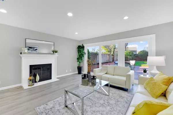 San Lorenzo, CA 94580,15725 Via Esmond