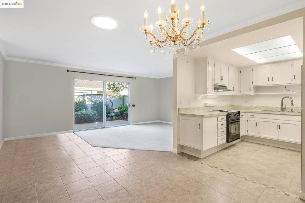 Walnut Creek, CA 94595,2209 Pine Knoll Dr #4