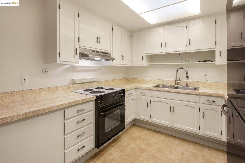 Walnut Creek, CA 94595,2209 Pine Knoll Dr #4