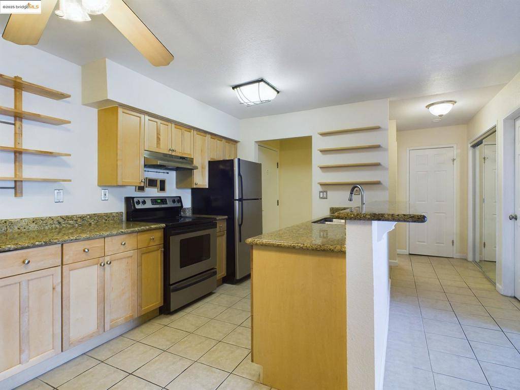Oakland, CA 94610,466 Crescent St