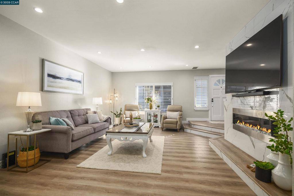1713 Geary Rd,  Walnut Creek,  CA 94597