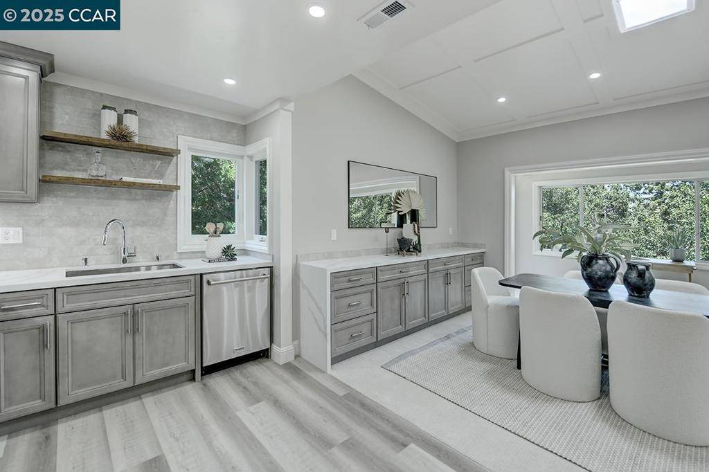 2857 Ptarmigan Dr #1, Walnut Creek, CA 94595