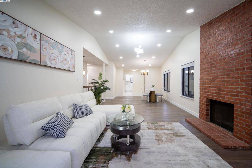 South San Francisco, CA 94080,117 Valleyview Way