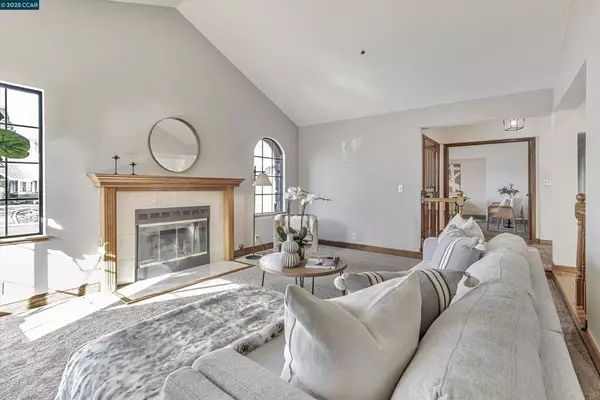 Moraga, CA 94556,1 Carey Ct