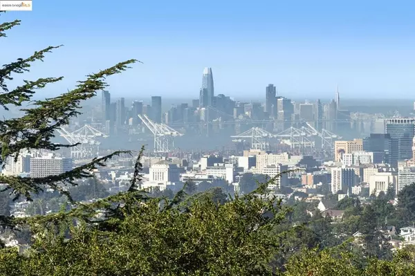 Oakland, CA 94602,2818 Frye St
