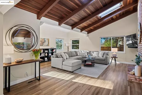 El Sobrante, CA 94803,6171 Hillside Dr