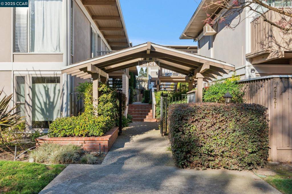 Moraga, CA 94556,2121 Donald Drive #6