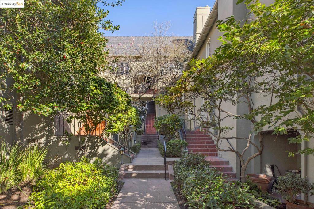 206 Lee St, Oakland, CA 94610
