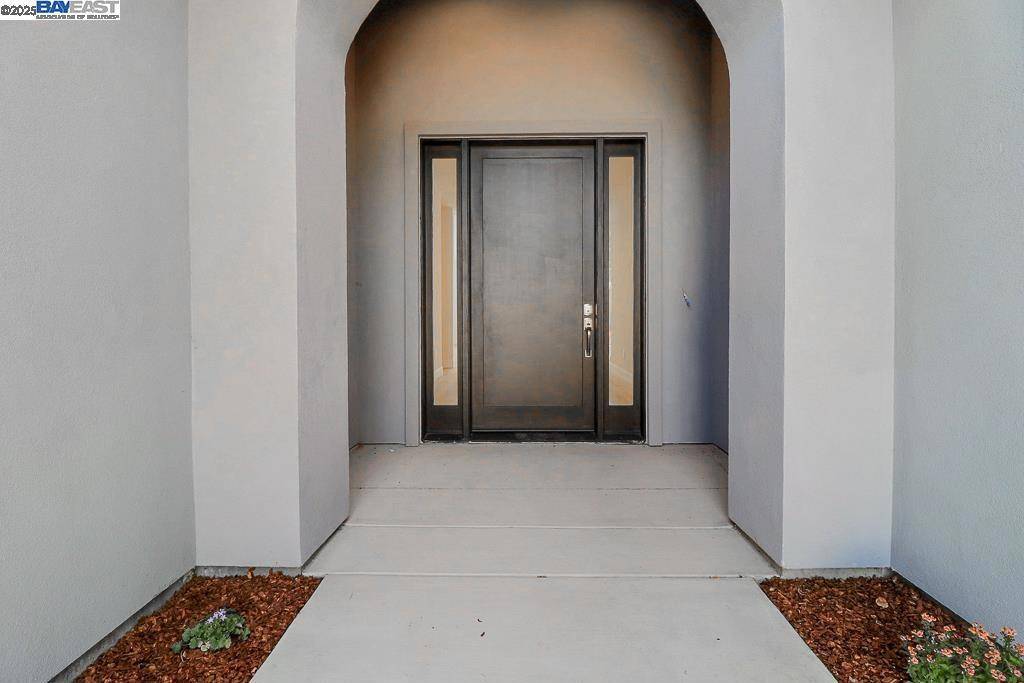 Antioch, CA 94531,5232 Henderson Ct