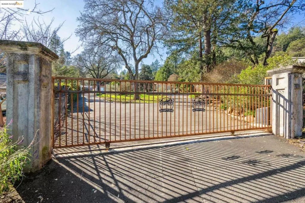 Santa Rosa, CA 95404,605 Los Olivos Rd