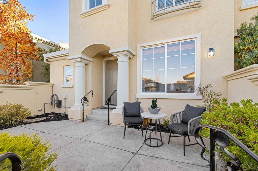Castro Valley, CA 94552,22220 W Lyndon Loop