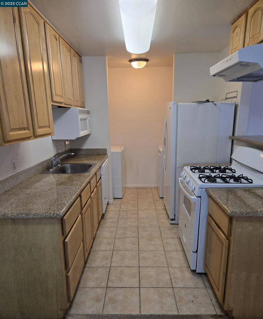 2189 Lakeview Cir, Pittsburg, CA 94565
