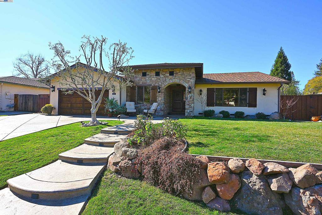 1646 Harlan Dr, Danville, CA 94526
