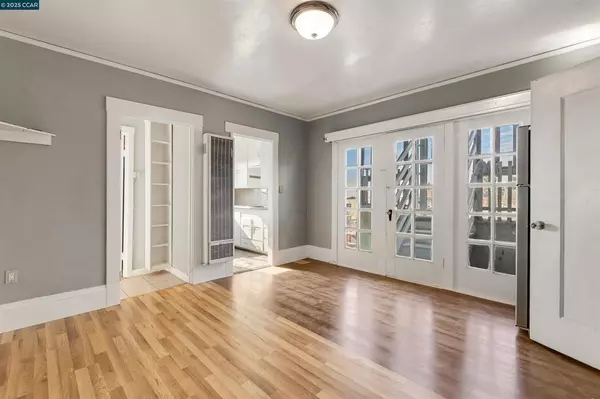 5315 Cole St, Oakland, CA 94601