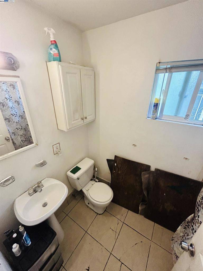 Oakland, CA 94603,1245 90th ave
