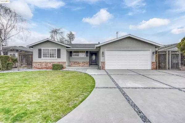 225 Gregg Dr,  Los Gatos,  CA 95032
