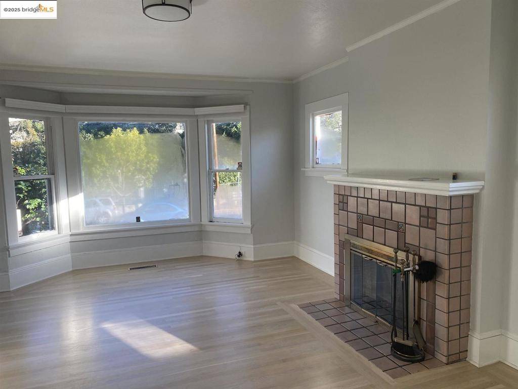 Oakland, CA 94602,1707 Macarthur BLVD