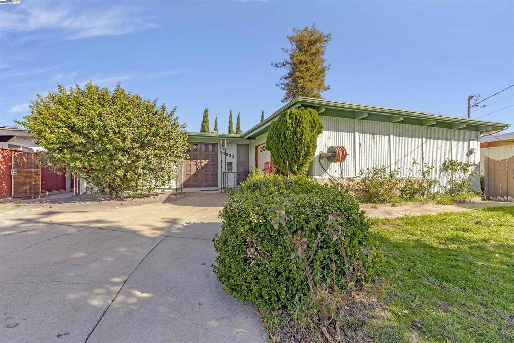 24934 Papaya St, Hayward, CA 94545-2415
