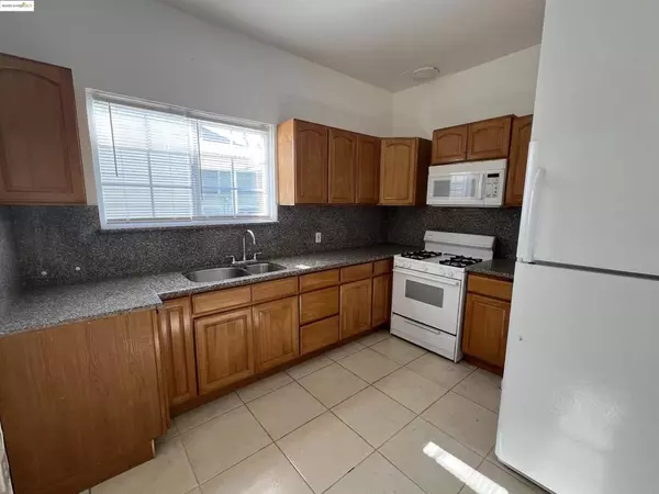 Berkeley, CA 94703,3244 ELLIS ST