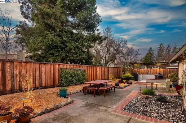 Pleasanton, CA 94566,6934 Calle Altamira