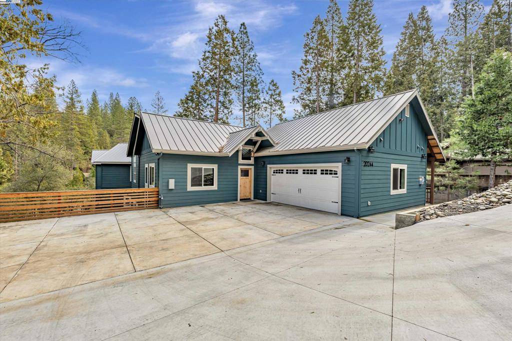 20244 Lower Skyridge Dr, Groveland, CA 95321