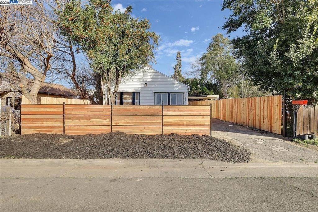 West Sacramento, CA 95605,630 James Street
