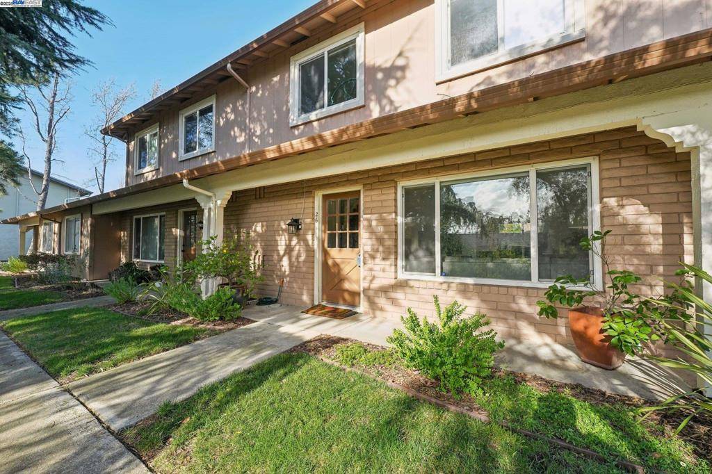 Martinez, CA 94553,26 Fountainhead Ct