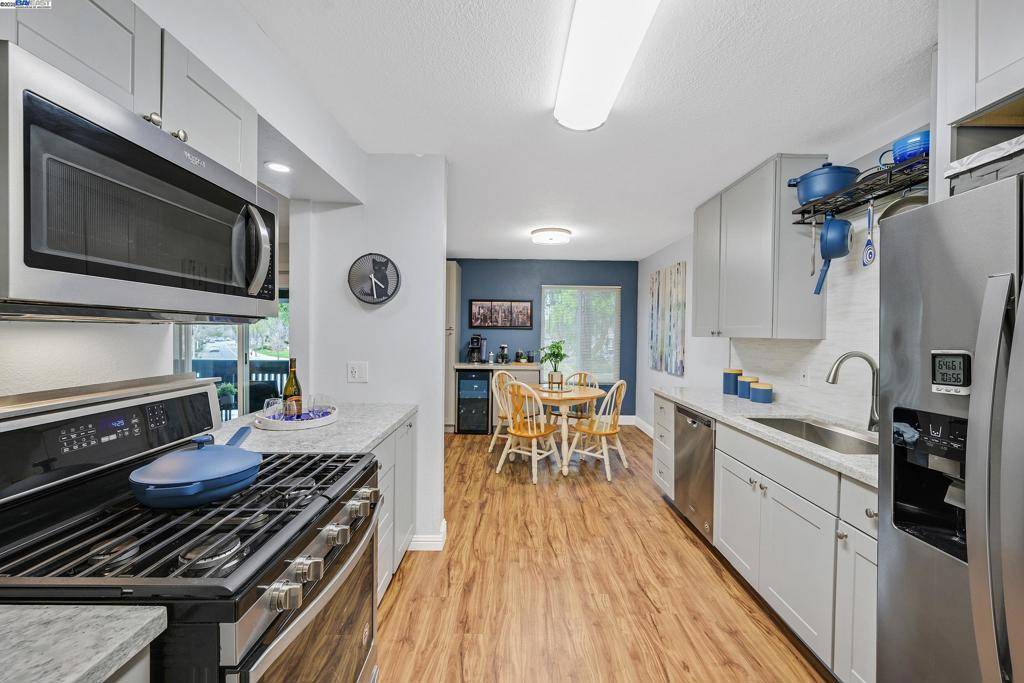 Livermore, CA 94550,975 Murrieta Blvd #2