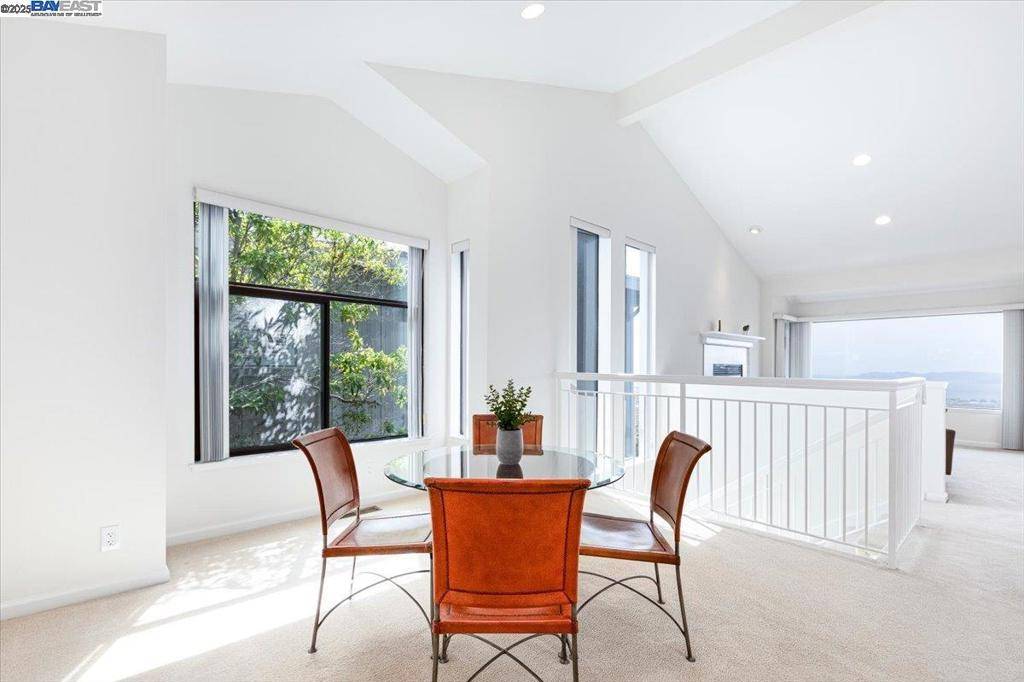 22 Windward Hl, Oakland, CA 94618