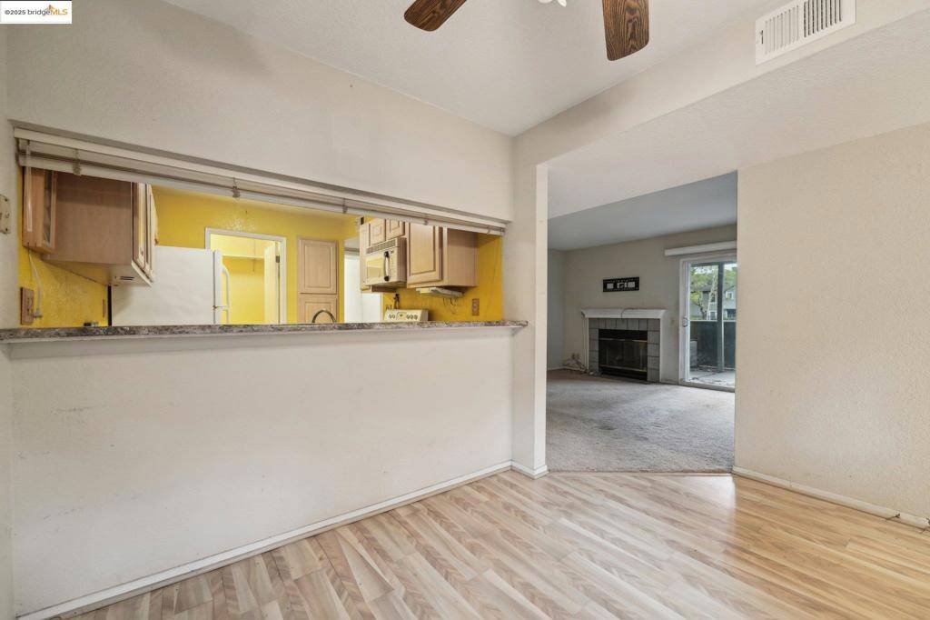 Oakland, CA 94605,740 Canyon Oaks Dr #A