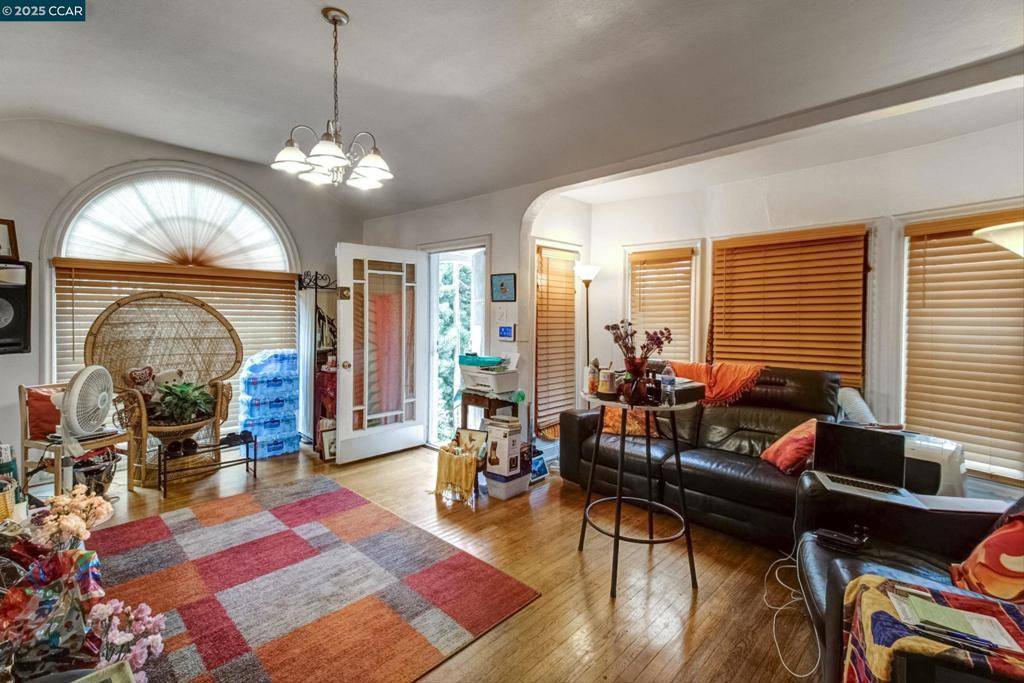 Oakland, CA 94601,3004 E 29Th St