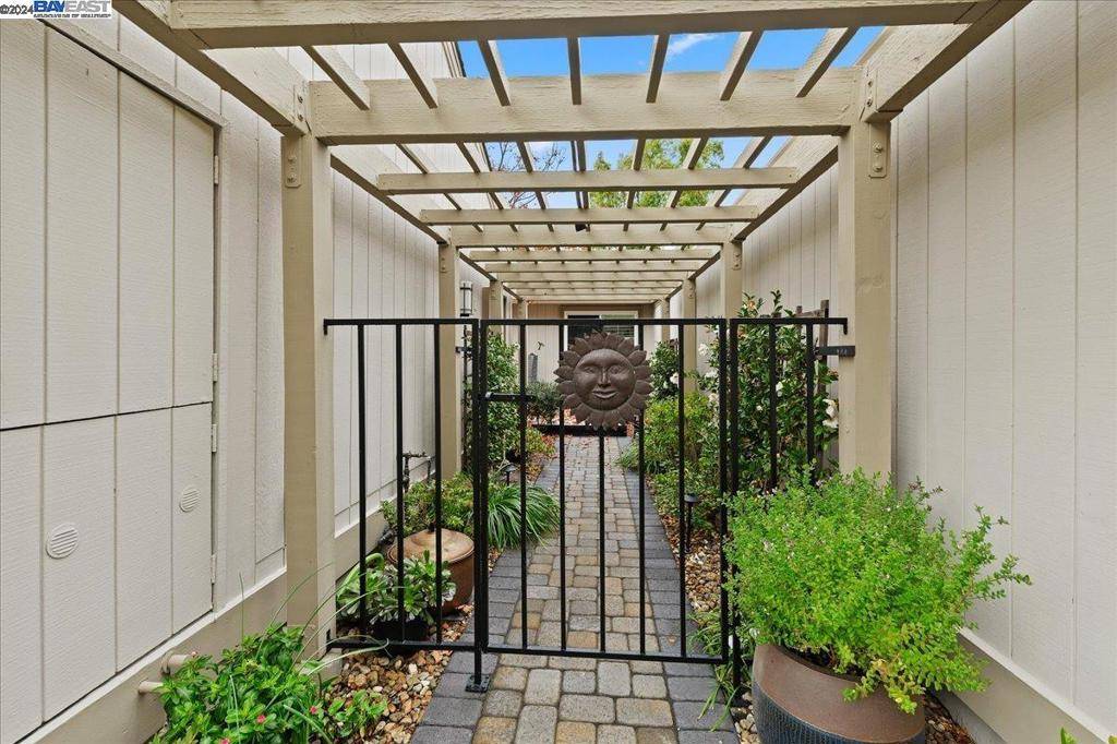 Danville, CA 94526,663 Silver Lake Dr