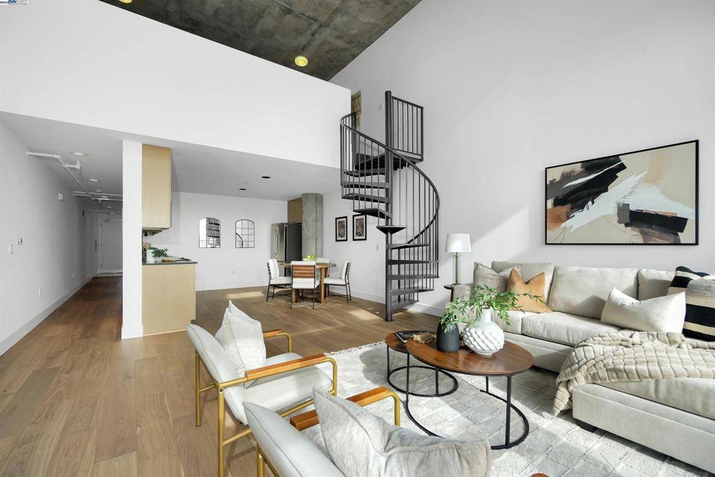 Oakland, CA 94607,311 Oak St #25