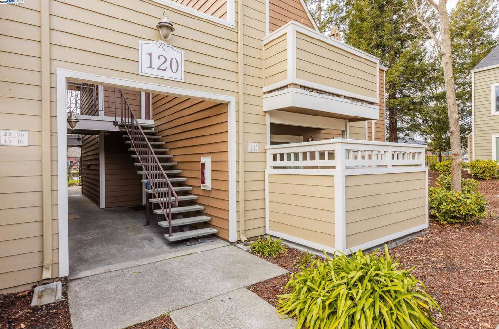 120 Reflections Dr #14, San Ramon, CA 94583