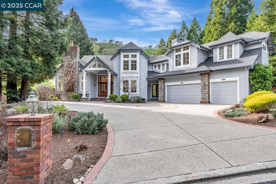 3260 Greenhills Dr, Lafayette, CA 94549