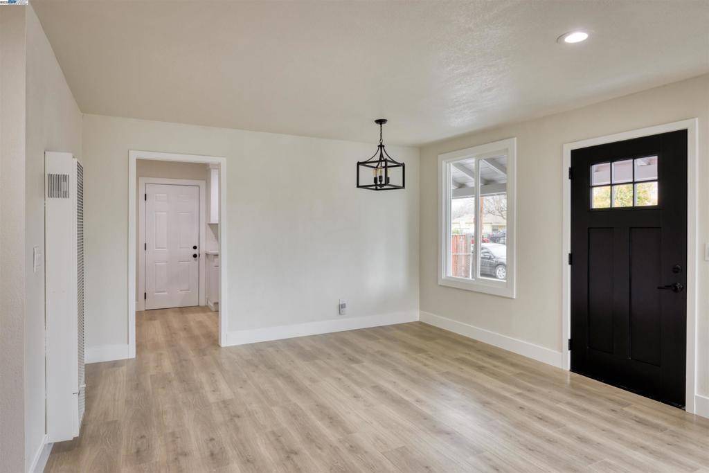 Oakland, CA 94603,577 Capistrano Dr