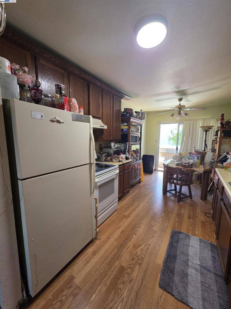 South San Francisco, CA 94080,44 Oak Avenue