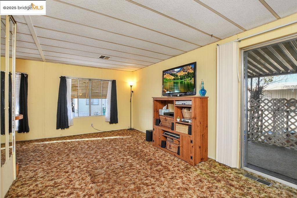Antioch, CA 94509,3301 BUCHANAN RD