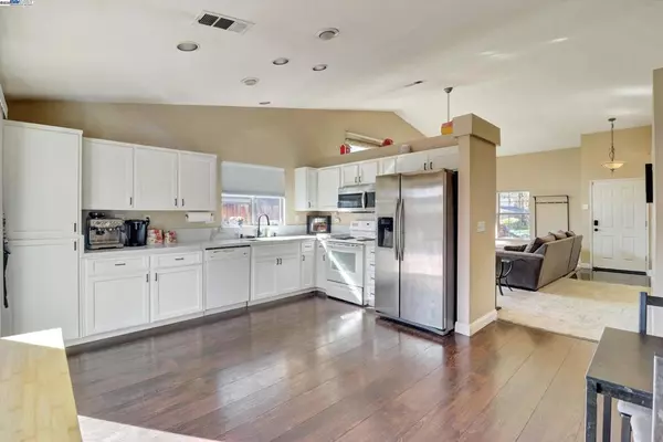 Antioch, CA 94531,5165 Homestead Way