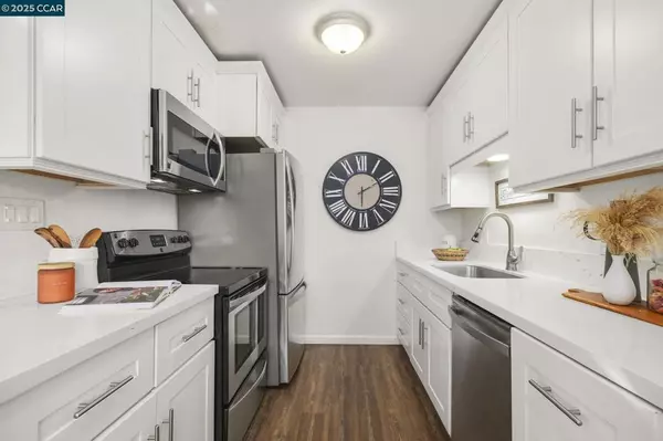 Pleasant Hill, CA 94523,2180 Geary Rd #33