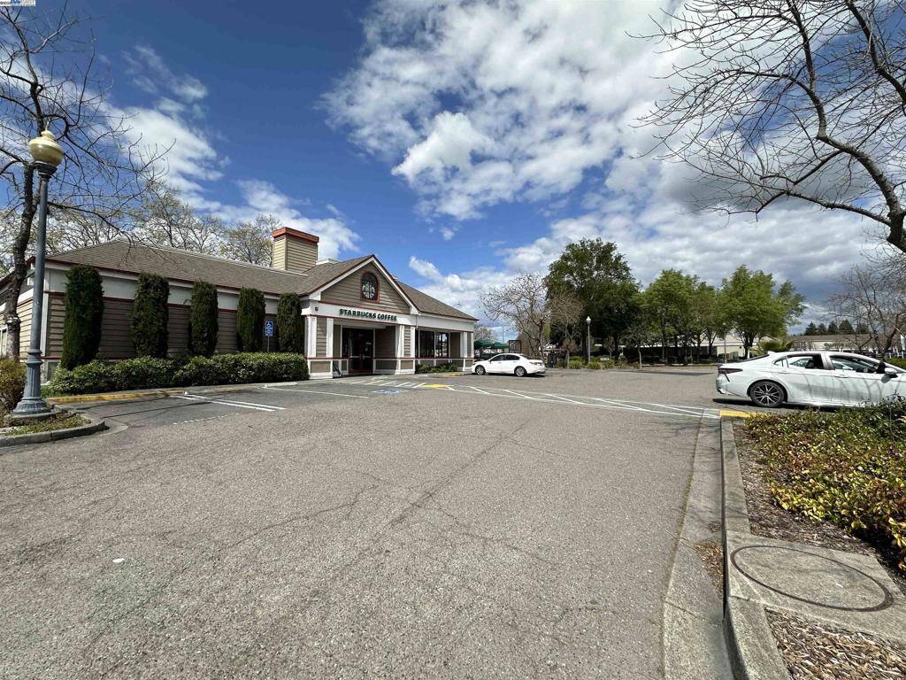 Windsor, CA 95492,9000 Brooks Rd