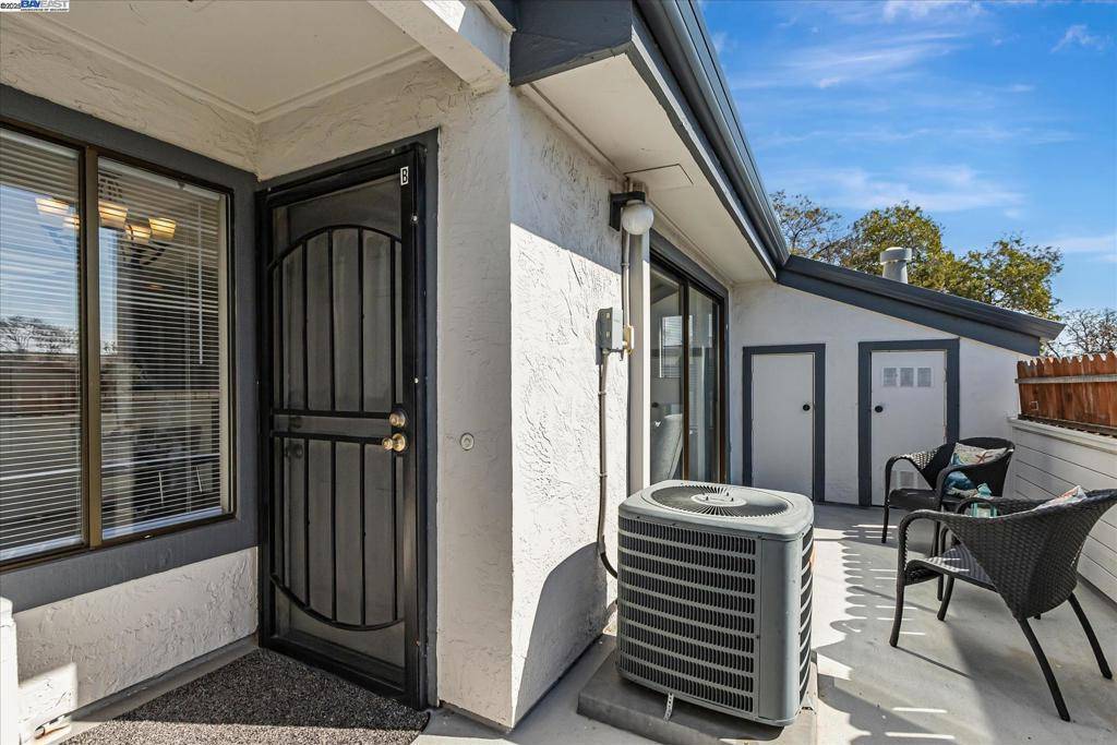 Newark, CA 94560-5509,6456 Buena Vista #B