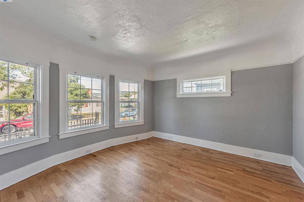 Oakland, CA 94621,1828 88Th Ave