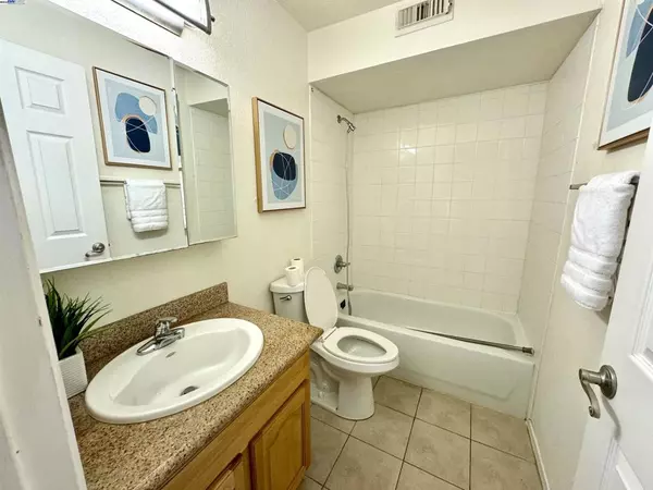 Pittsburg, CA 94565,1297 Lakeview Circle