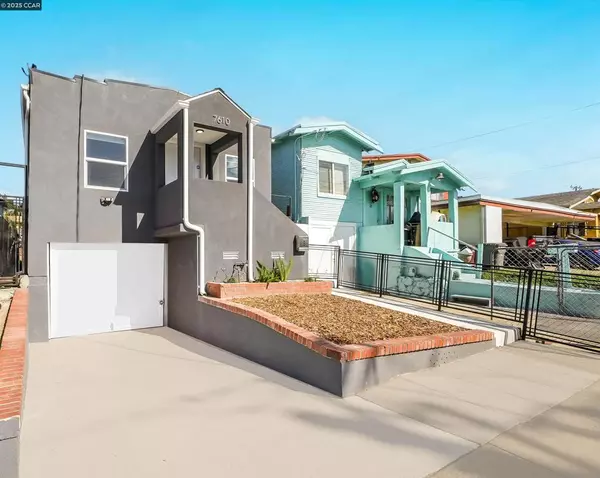 7610 Hillside St,  Oakland,  CA 94605