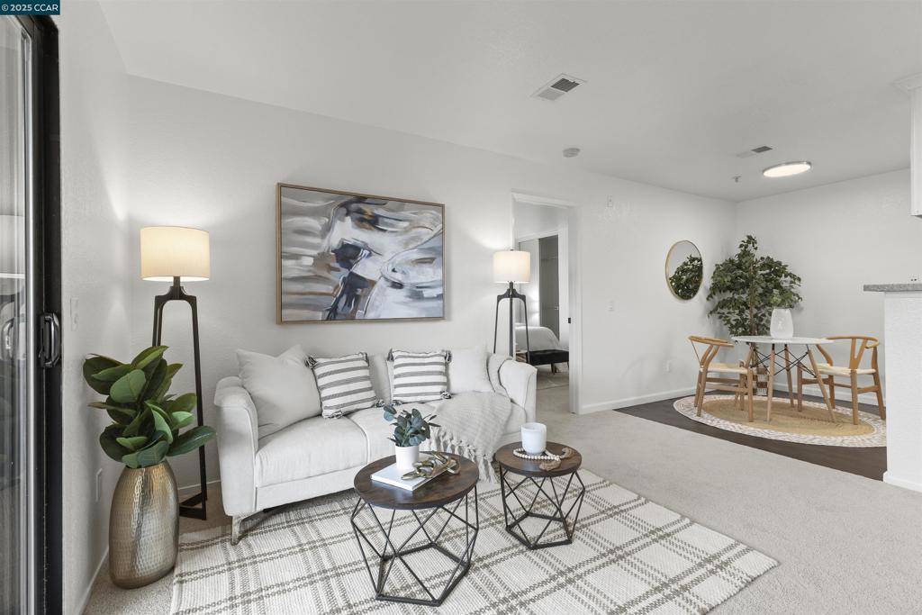 8201 Camino Colegio #11,  Rohnert Park,  CA 94928