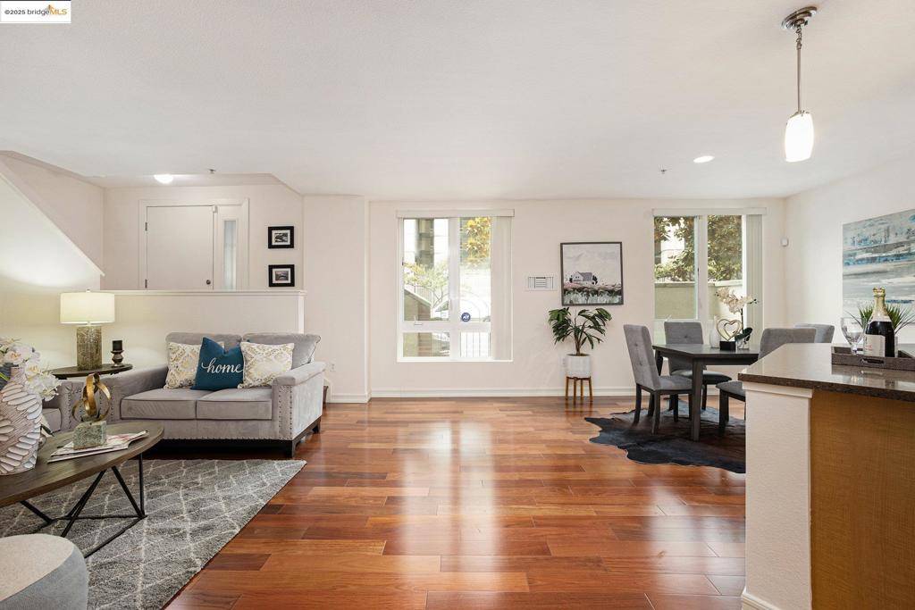 1511 Jefferson St #TH10, Oakland, CA 94612