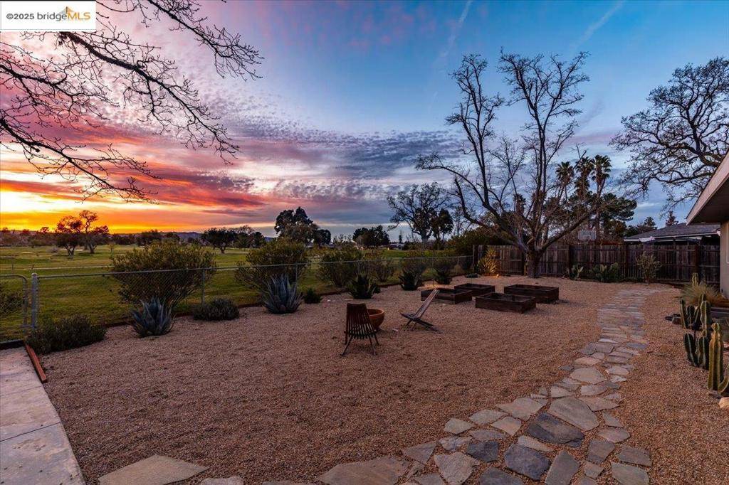 1550 Creston RD,  Paso Robles,  CA 93446